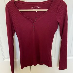 Hollister Must Have Collection red Button up top